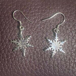 Snowflake Dangle Earrings - 925 Sterling Silver - Winter Earrings